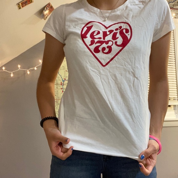 LEVIS HEART LOGO SHIRT - Picture 1 of 5
